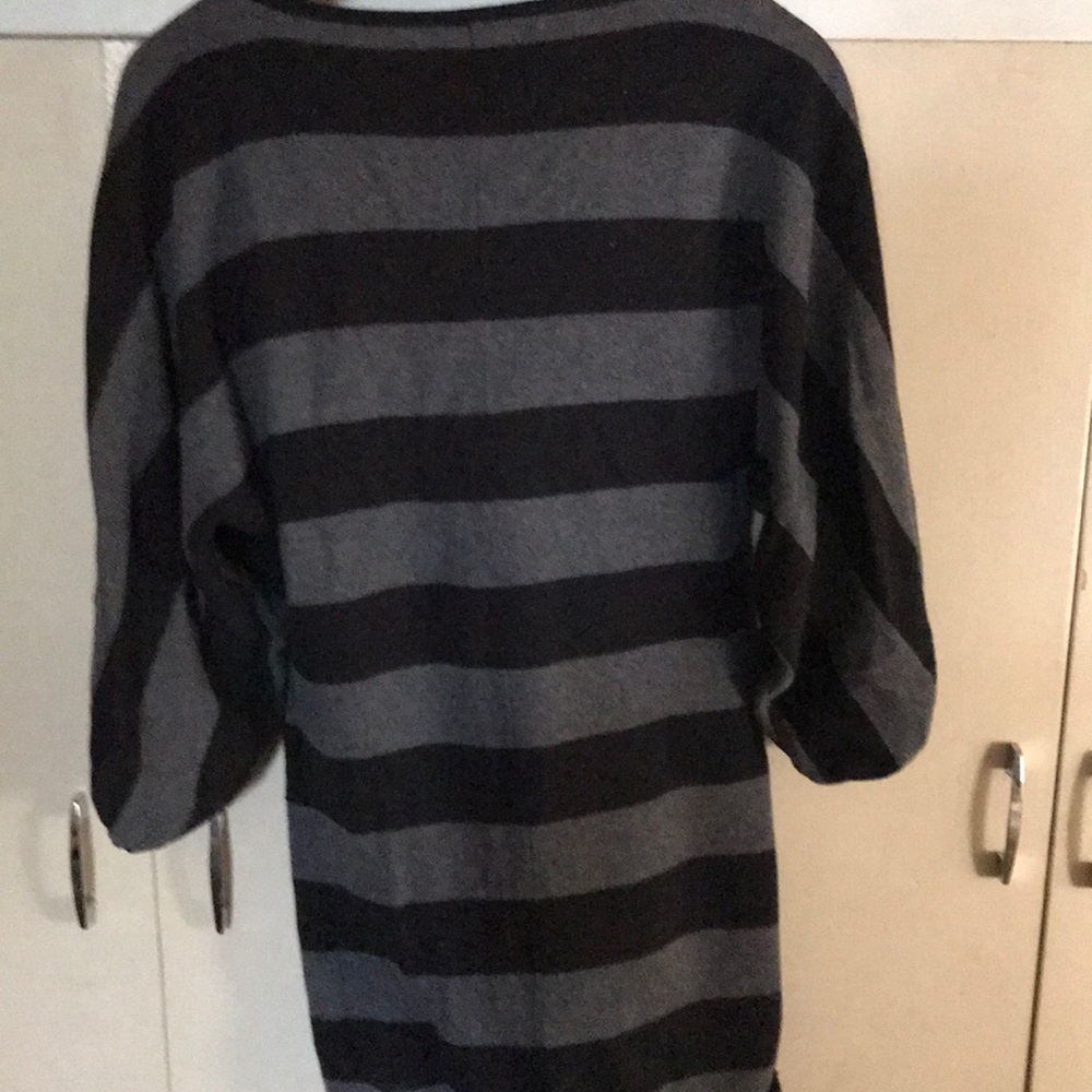 Calvin Klein Sweater - Picture 2 of 3